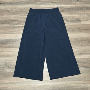 Lululemon 10 Pants Blue Wanderer Culotte Swift Ultra Light Wide Leg Flowy Crop